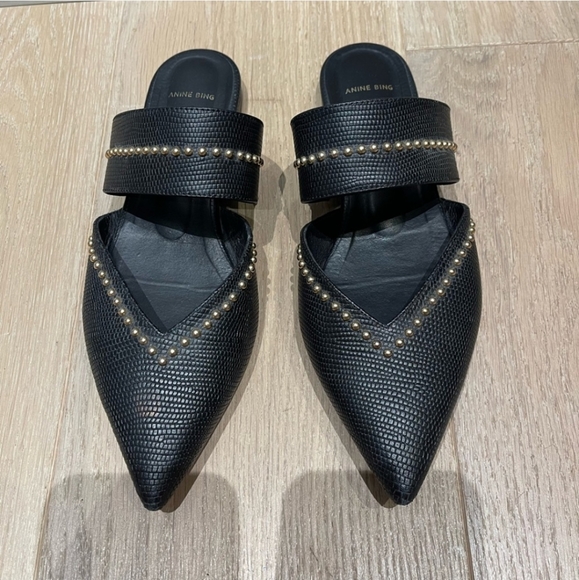 Looking for this pair size 38-39 - Picture 1 of 1